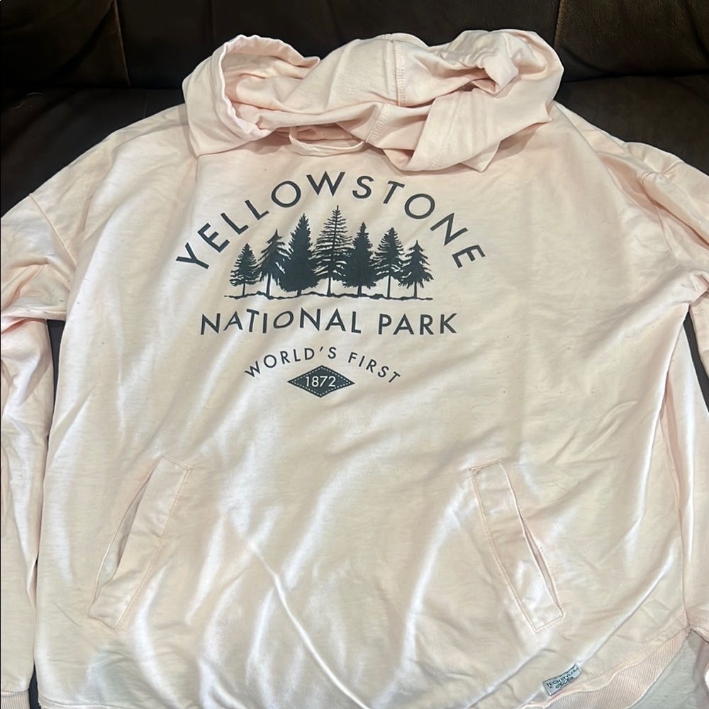 Light pink women’s Yellowstone National Park Pink Hoodie